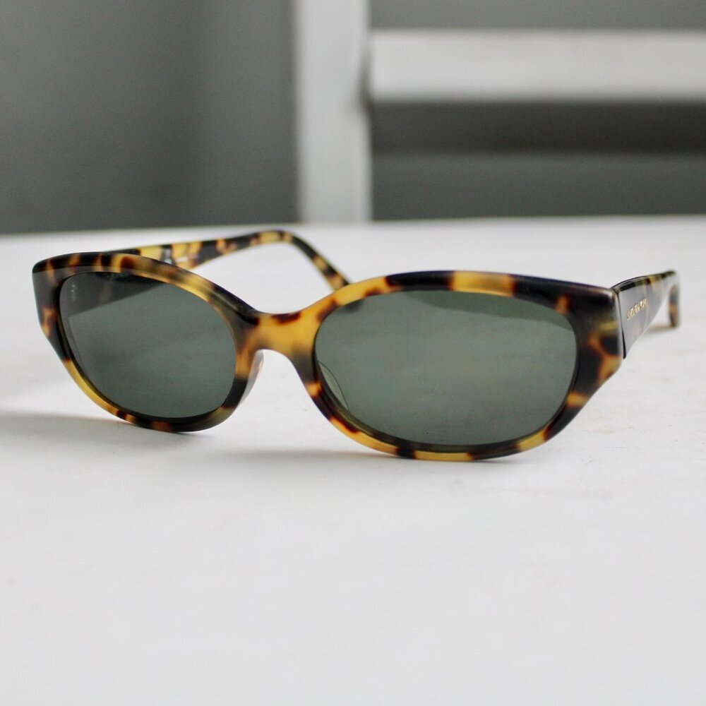 Jones New York Vintage Y2K Brown Tan Tortoise Mini Sunglasses - Picture 5 of 8